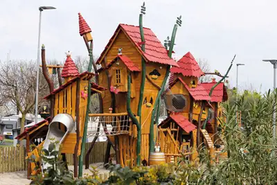 SPIELART : STRUCTURE DE JEUX CHÂTEAU DES LUTINS, ref A243